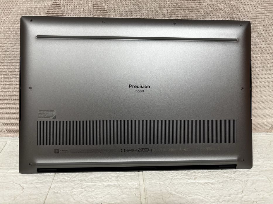 Потужний ноутбук Dell Precision 5560 i7-11850H/32GB RAM/1TB/RTX A2000