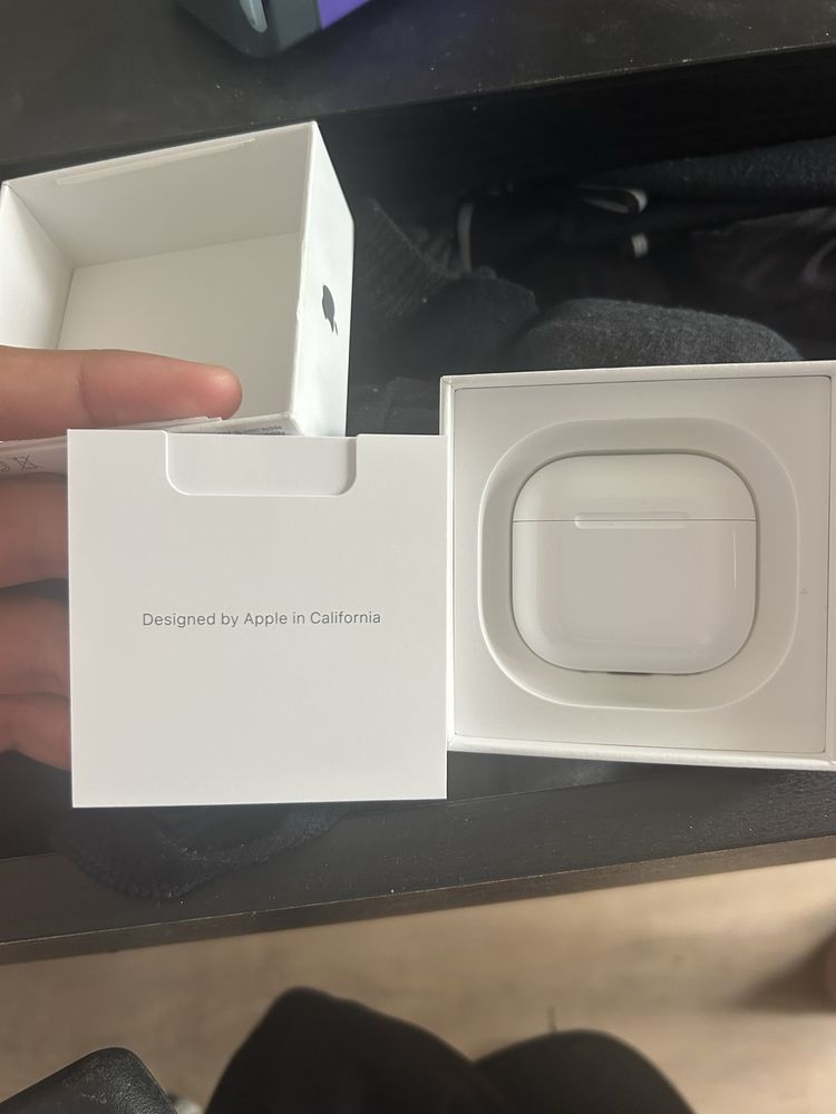 Airpods 4 com anti ruido. Novo