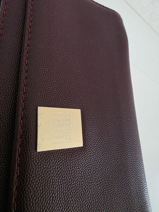 Продам клатч Cerruti!