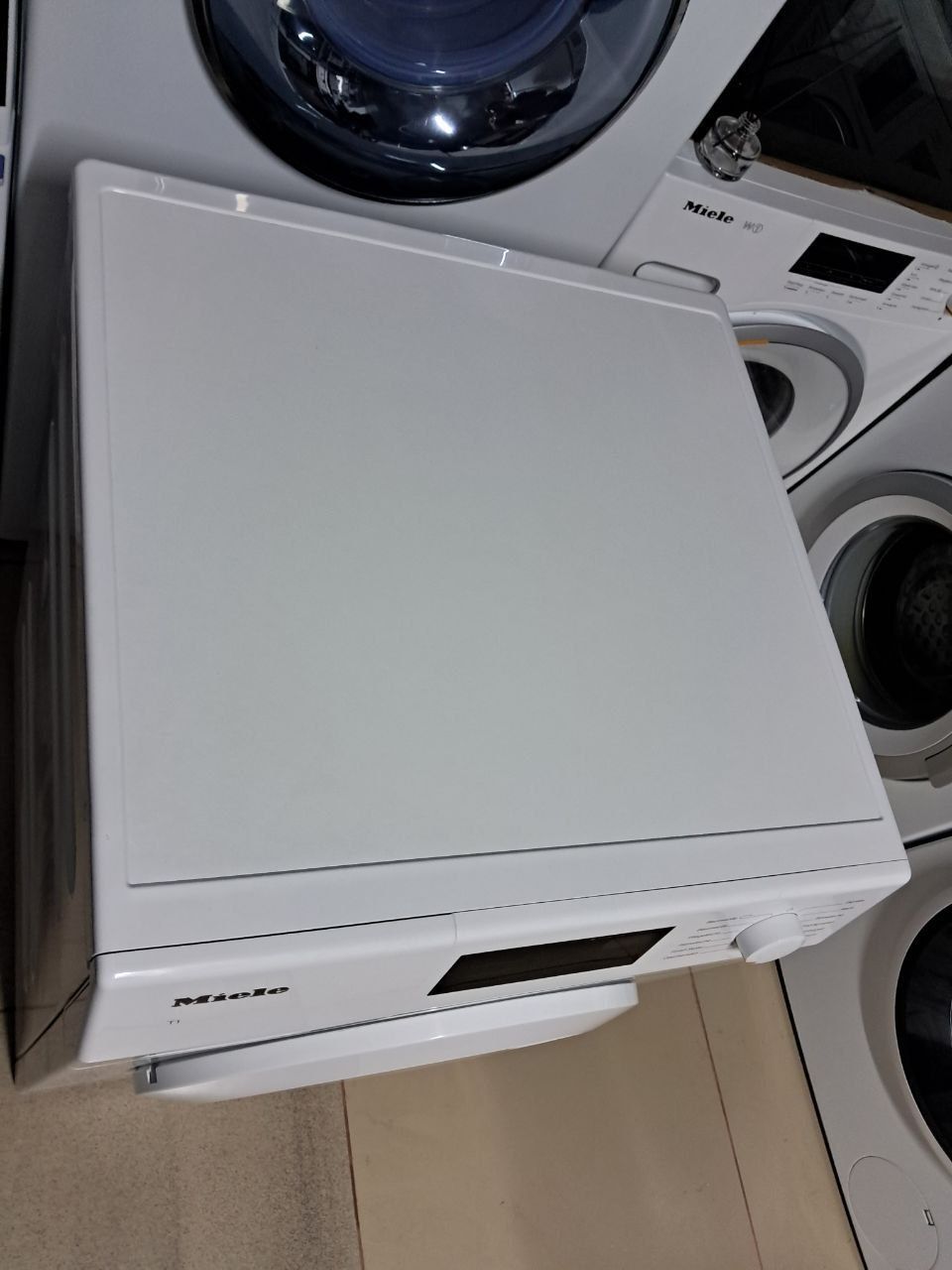 Компресорна сушильна машина Miele TCB 150 WP Серія T1 8 kg