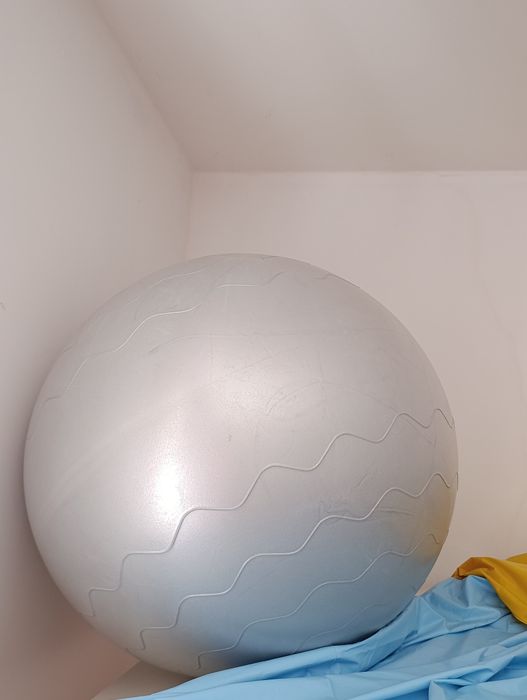 Paka Zestaw ubranek niemowlęcych, piłka gimnastyczna