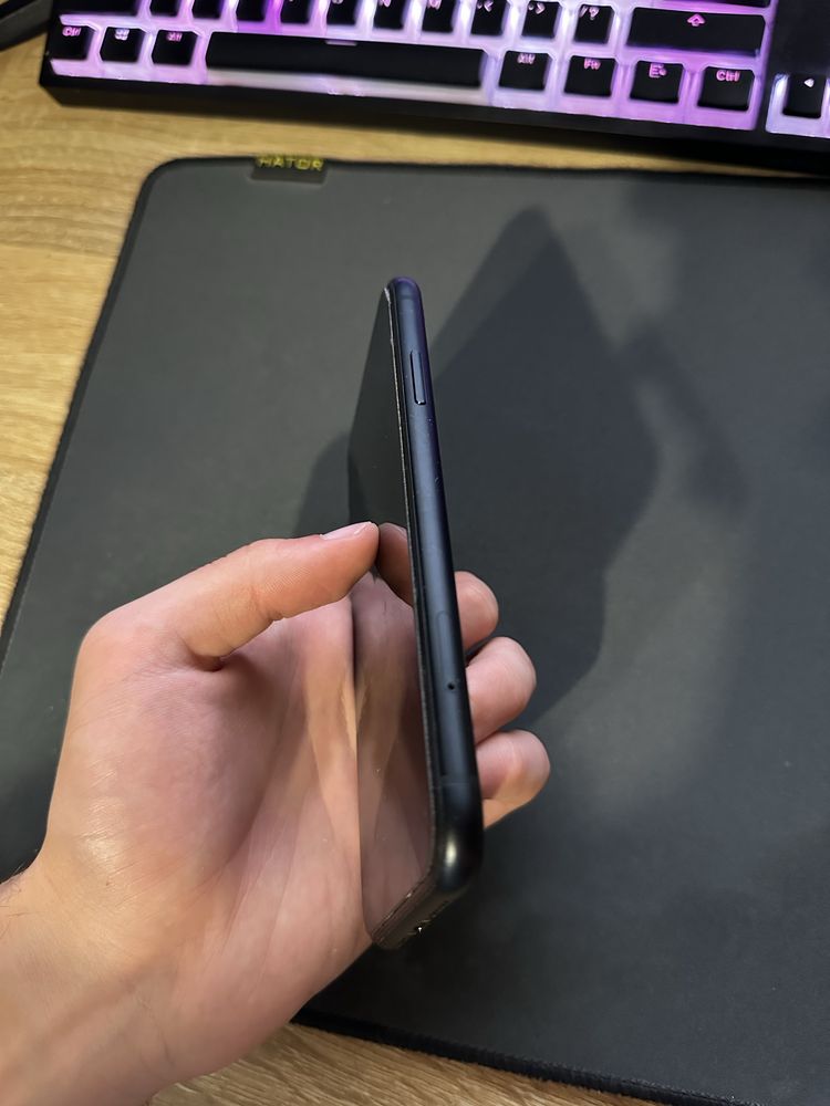 Продам Iphone XR