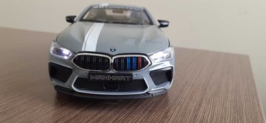 BMW M8 Manhart 1:24, napęd, światła, dźwięk