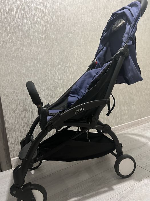 Прогулянкова коляска