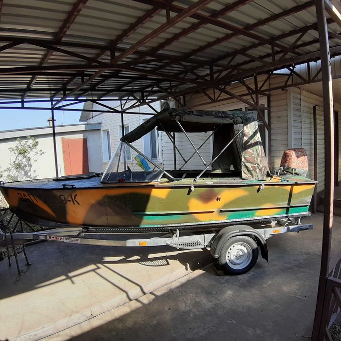 Продам човен Прогрес 2 з двигуном HONDA 4 тактний.