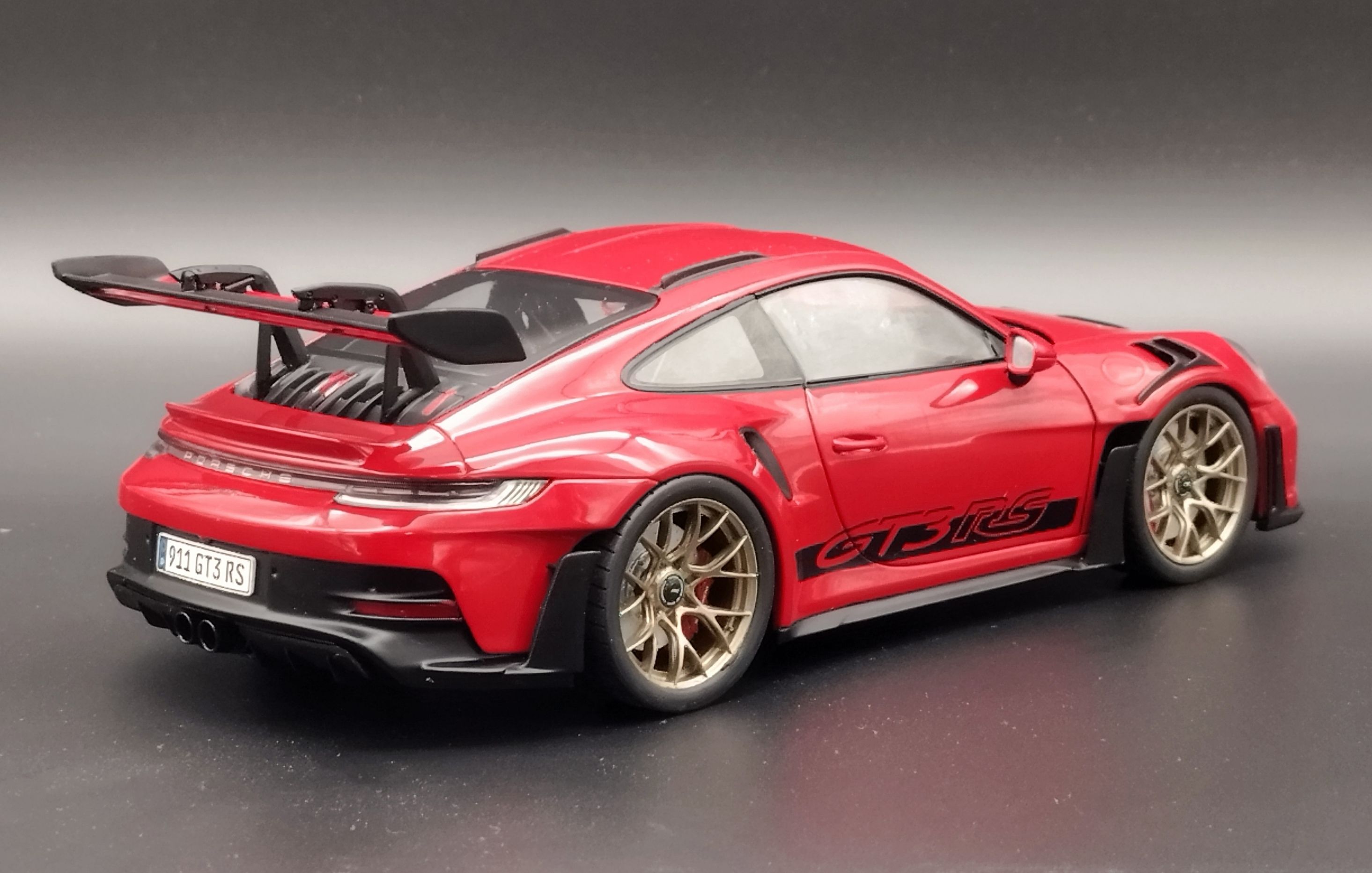 1:18 Solido 2024 Porsche 911 (992) GT3 RS GT3RS  Guards Red