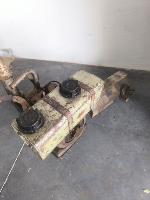 Bomba de água gasolina/petróleo e macaco