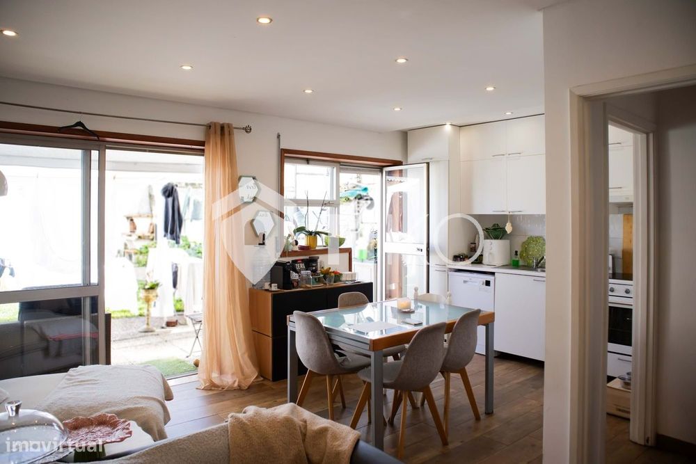 Moradia T3 com terraço e excelente localização em Moreira da Maia