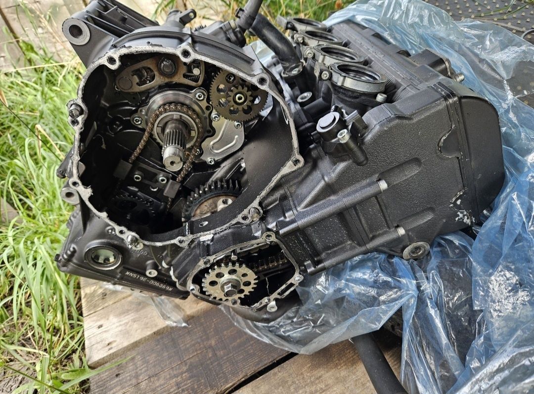 Silnik yamaha r1 rn22