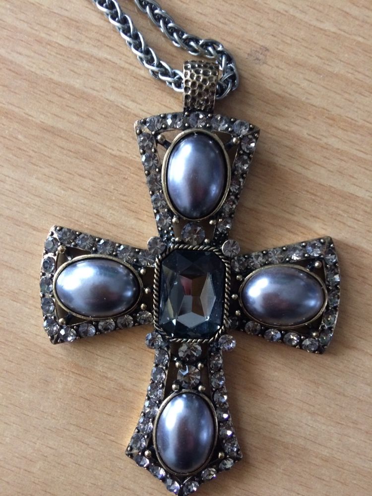 Naszyjnik biżuteryjny,krzyż,8,5x6,5cm