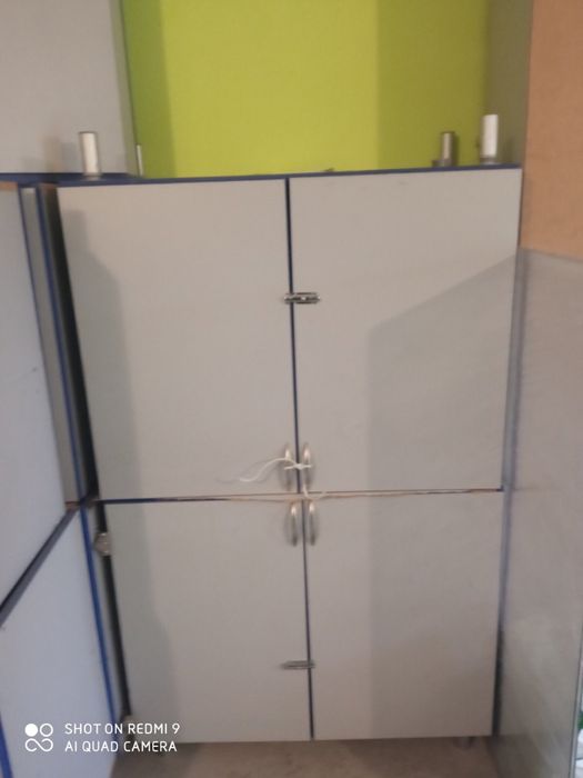 Продам меблі для аптек б/у