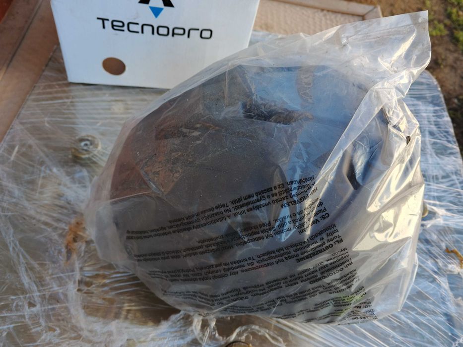 Горнолыжный набор-лыжи,сапоги 4т.гр шлем,очки,перчатки новые