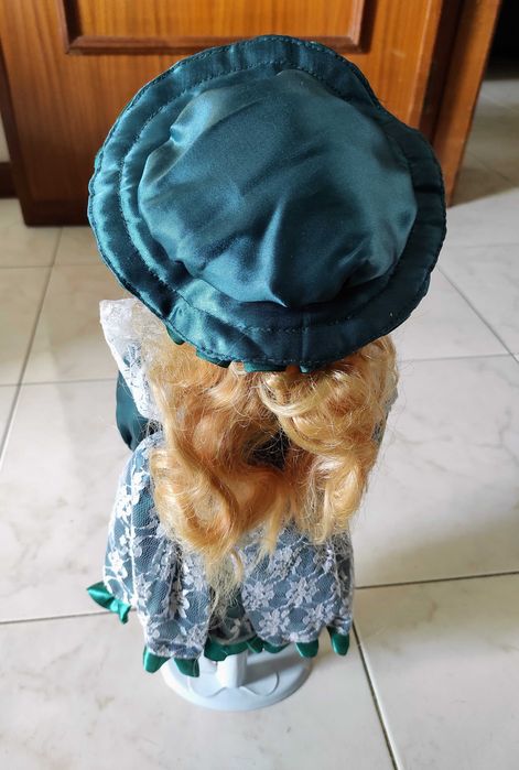 Boneca porcelana - coleção Milano