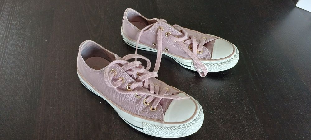 Sapatilhas/ ténis  Converse All Star 37
Rosa