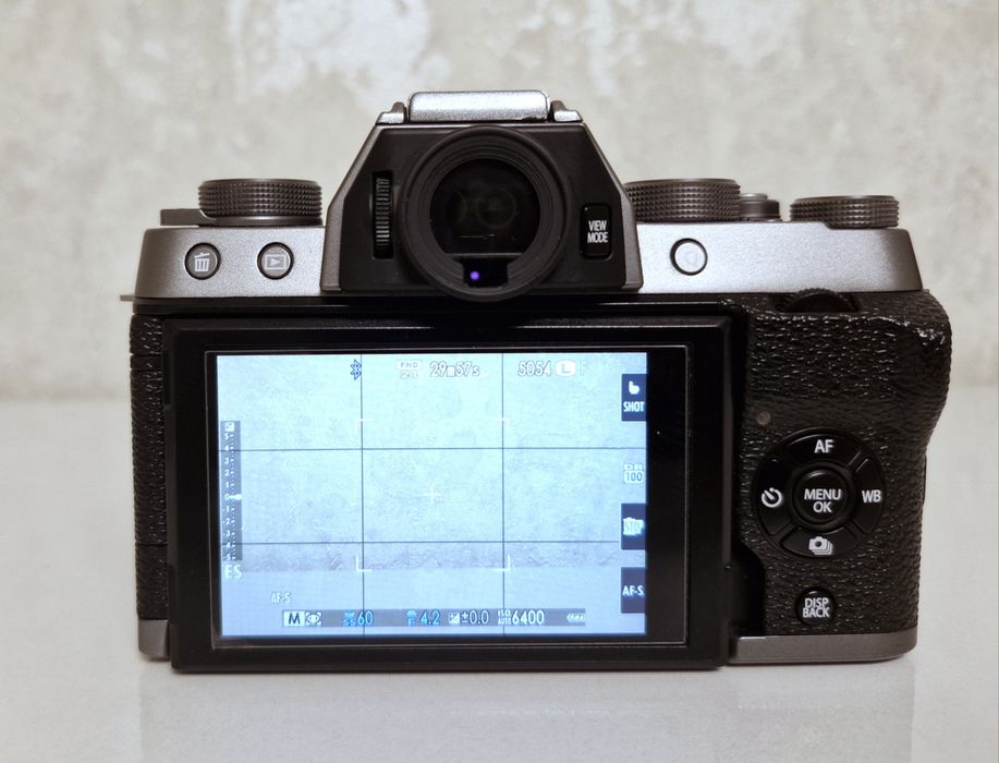 Fujifilm X-T100  + Fujinon 15-45mm