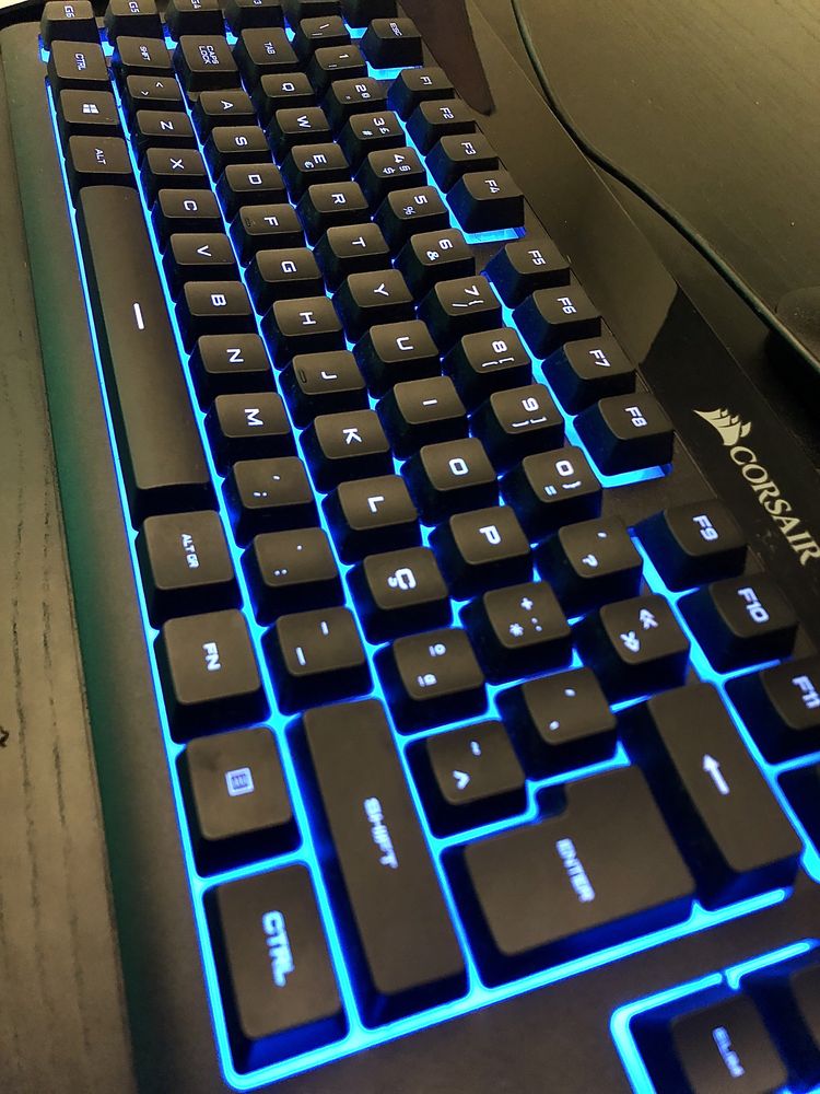 Teclado CORSAIR K55