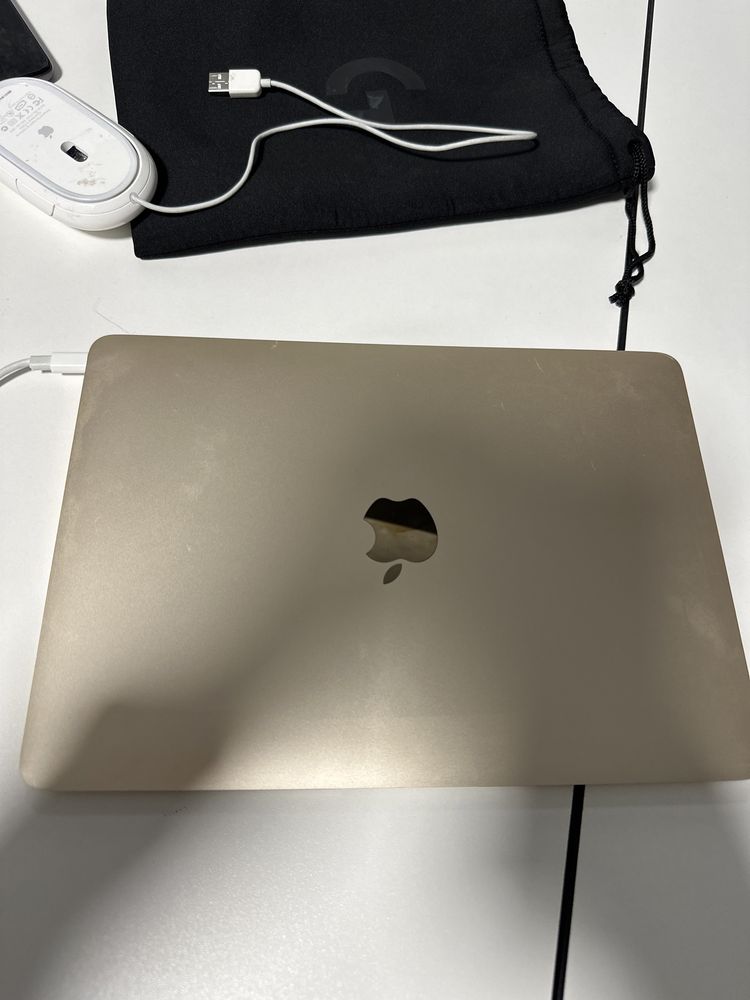 MacBook A1534 inel  Core M3 .8gb,256gb.іново