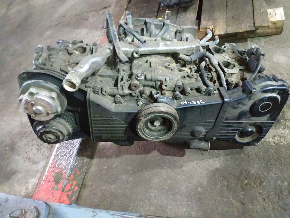 Subaru Legacy 02- двигун дефект в одному циліндрі ГОЛИЙ DV2866 EJ20
