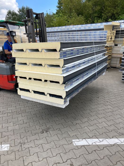 Płyty warstwowe ścienne lub dachowe