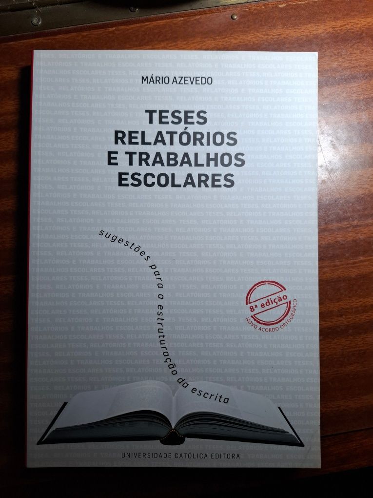 Teses relatórios e trabalhos escolares