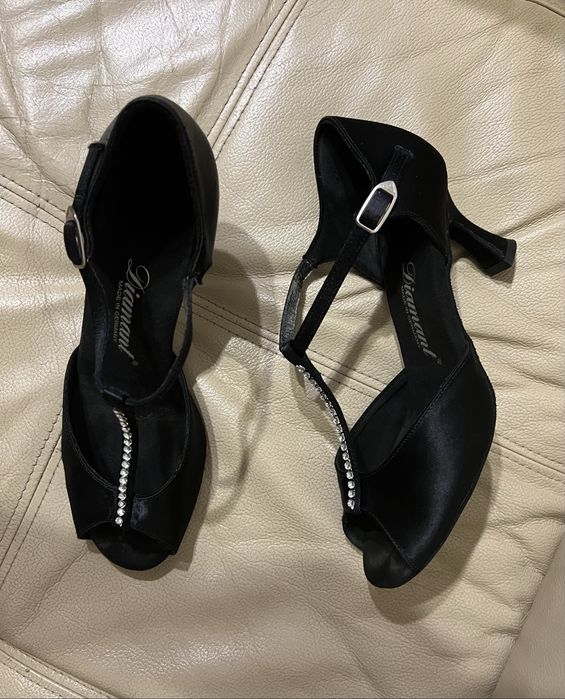 Танцювальні туфельки латина 24 см