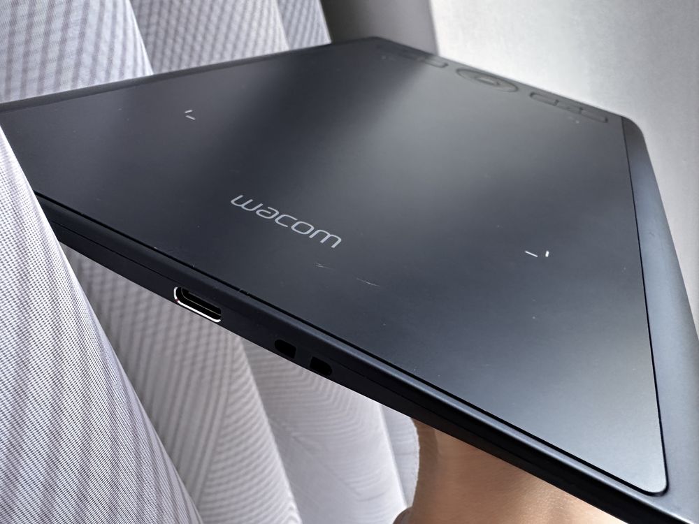 Графічний планшет Wacom Intuos Pro S (PTH460)