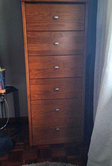 Camiseiro de madeira