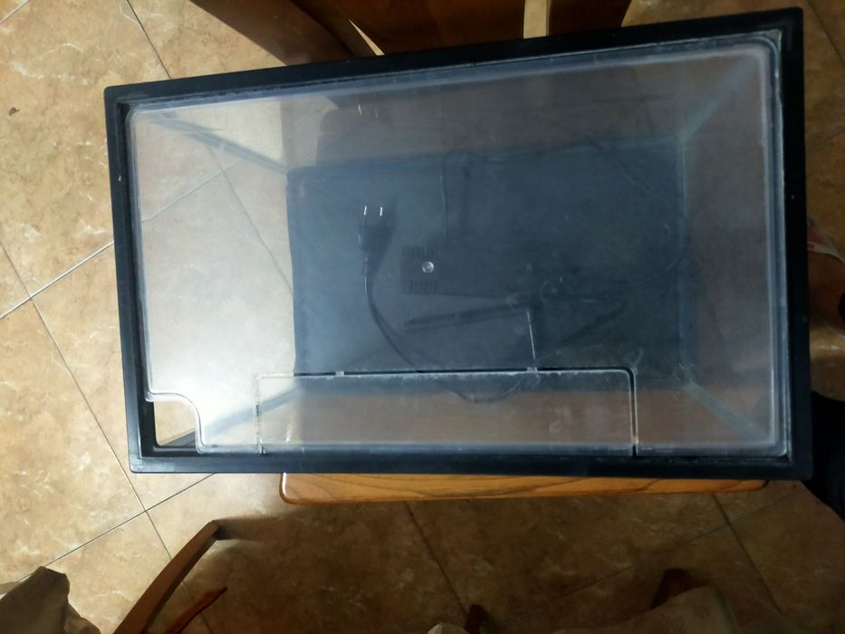 Vendo aquário, com tampa e filtro