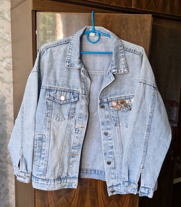 Продам джинсову куртку