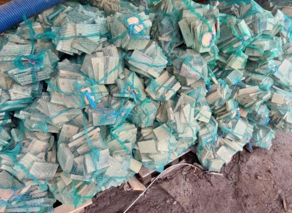 Drzewo opałowe pakowane w worki