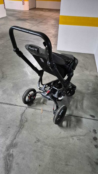 Carros de passeio mais ovo