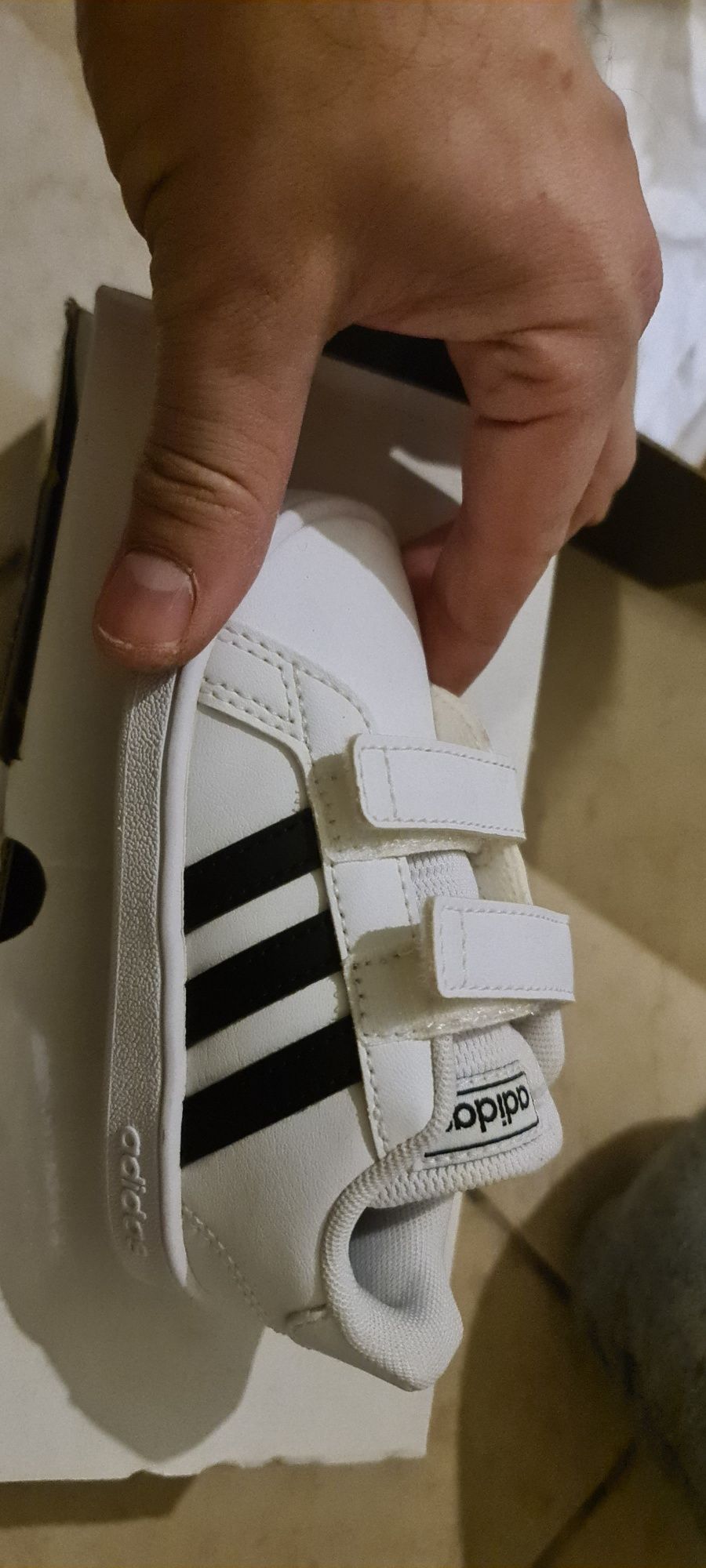 Sapatilhas criança adidas tam 22