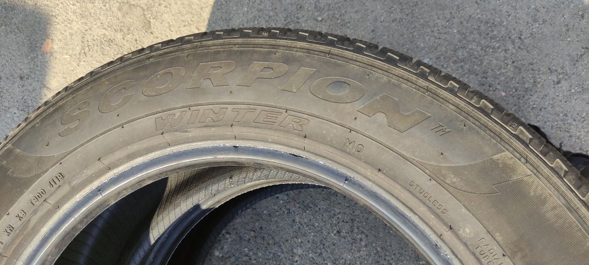 Opony zimowe z 2019r 235/60/18 Pirelli 2N