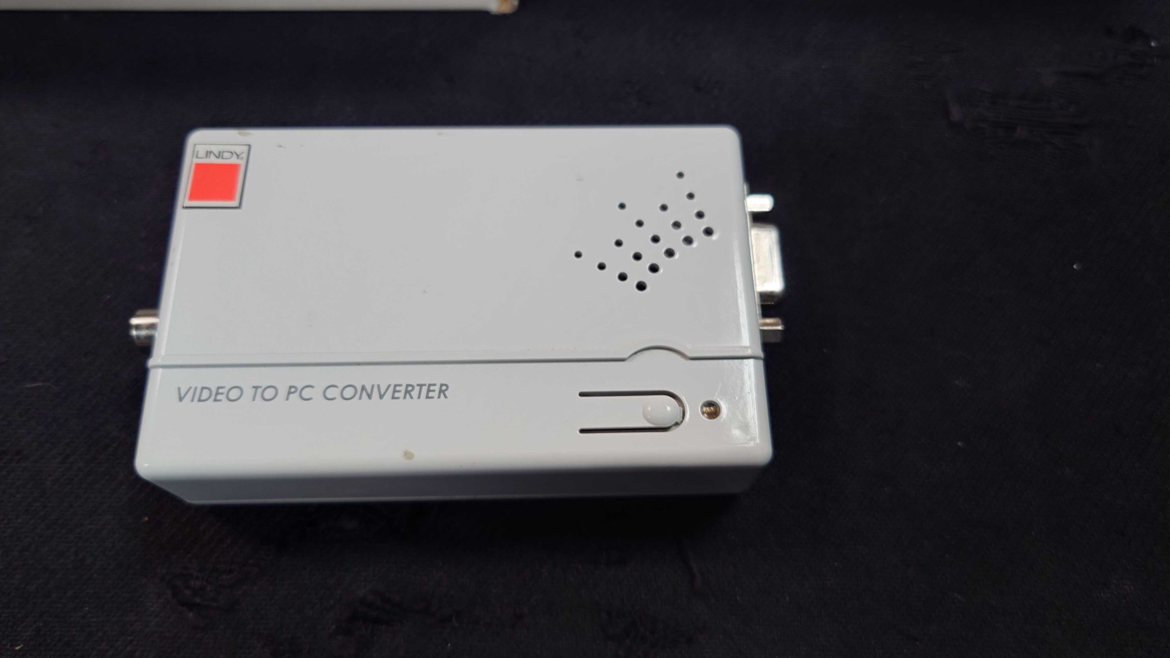 2x Lindy Video / VGA Converter