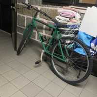 Bicicleta verde usada