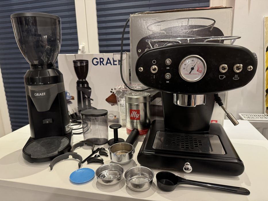 Zestaw: Ekspres Illy Francis Francis X1 Ground + Młynek Graef CM 802