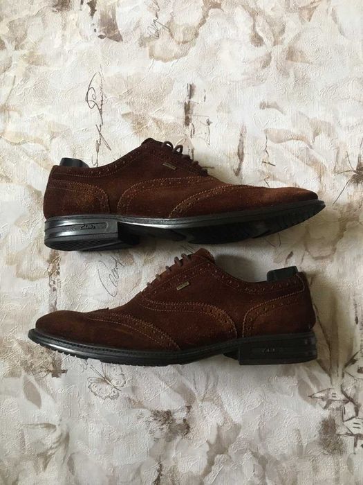 Замшевые мужские туфли броги clarks gore-tex