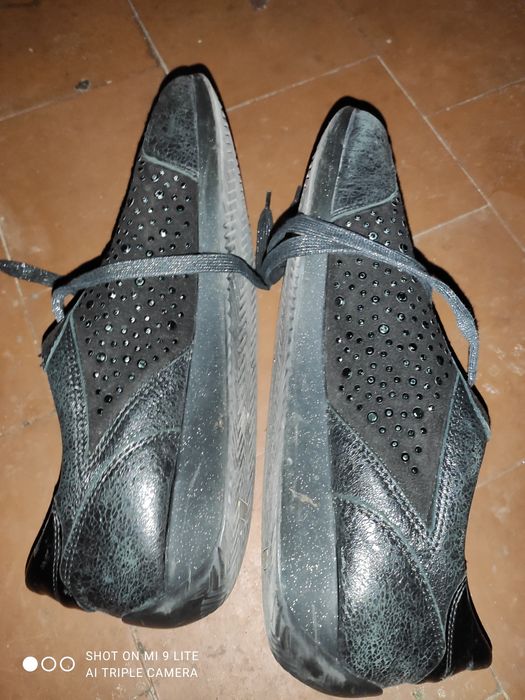 Продам кросовки женские