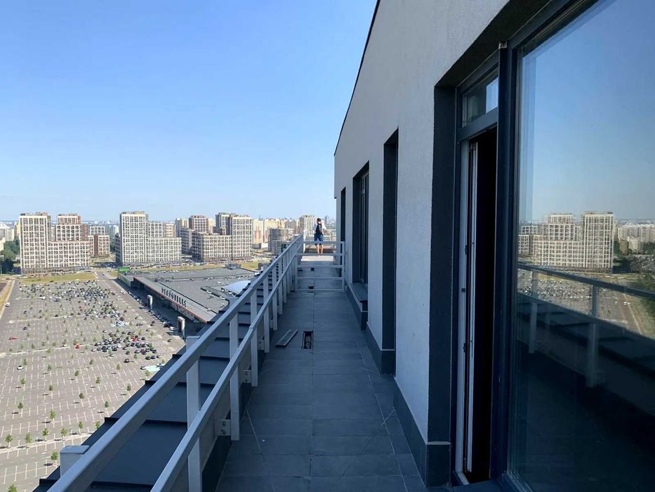 Продам  дворiняну 3-кімнатну квартиру  ЖК "Варшавський Плюс"