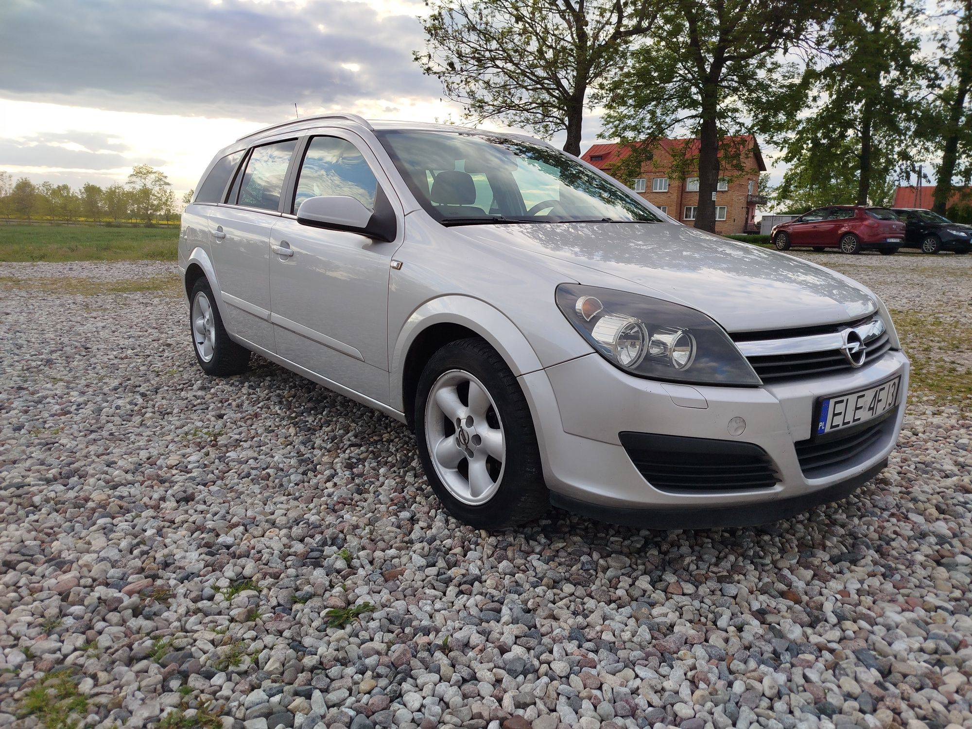 Bardzo ładna Astra H 1.9 diesel 2006 rok grzane fotele klima tempomat