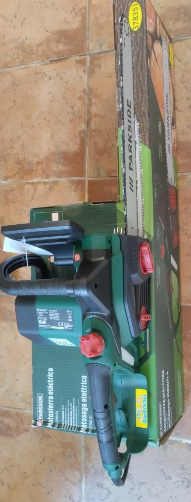 Motoserra Parkside 2200W