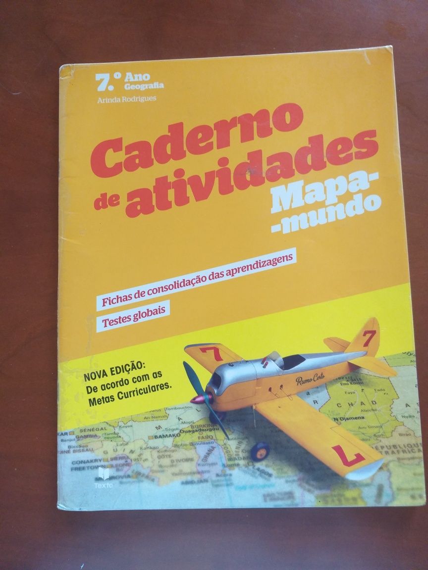 Manuais +Caderno Caderno do 7 ano.