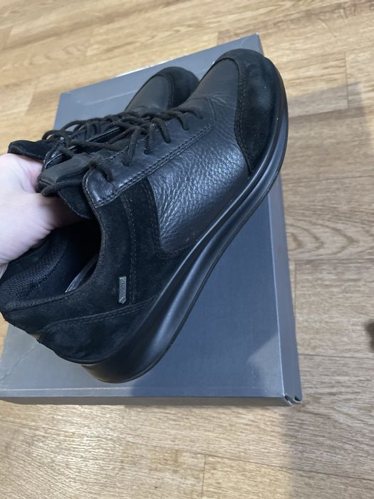Ecco кроссовки 37