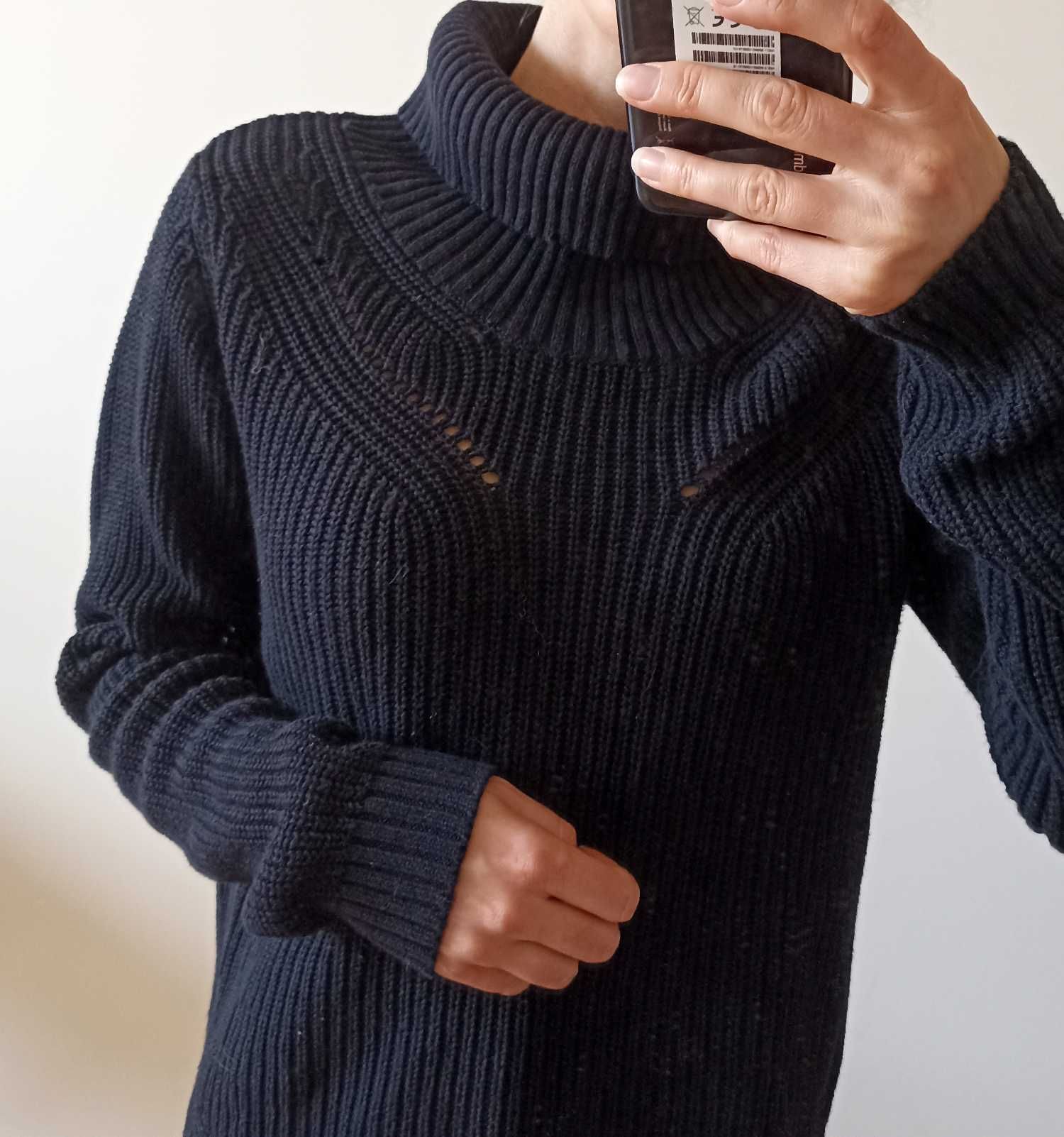 Granatowy sweter golf guess gruby splot