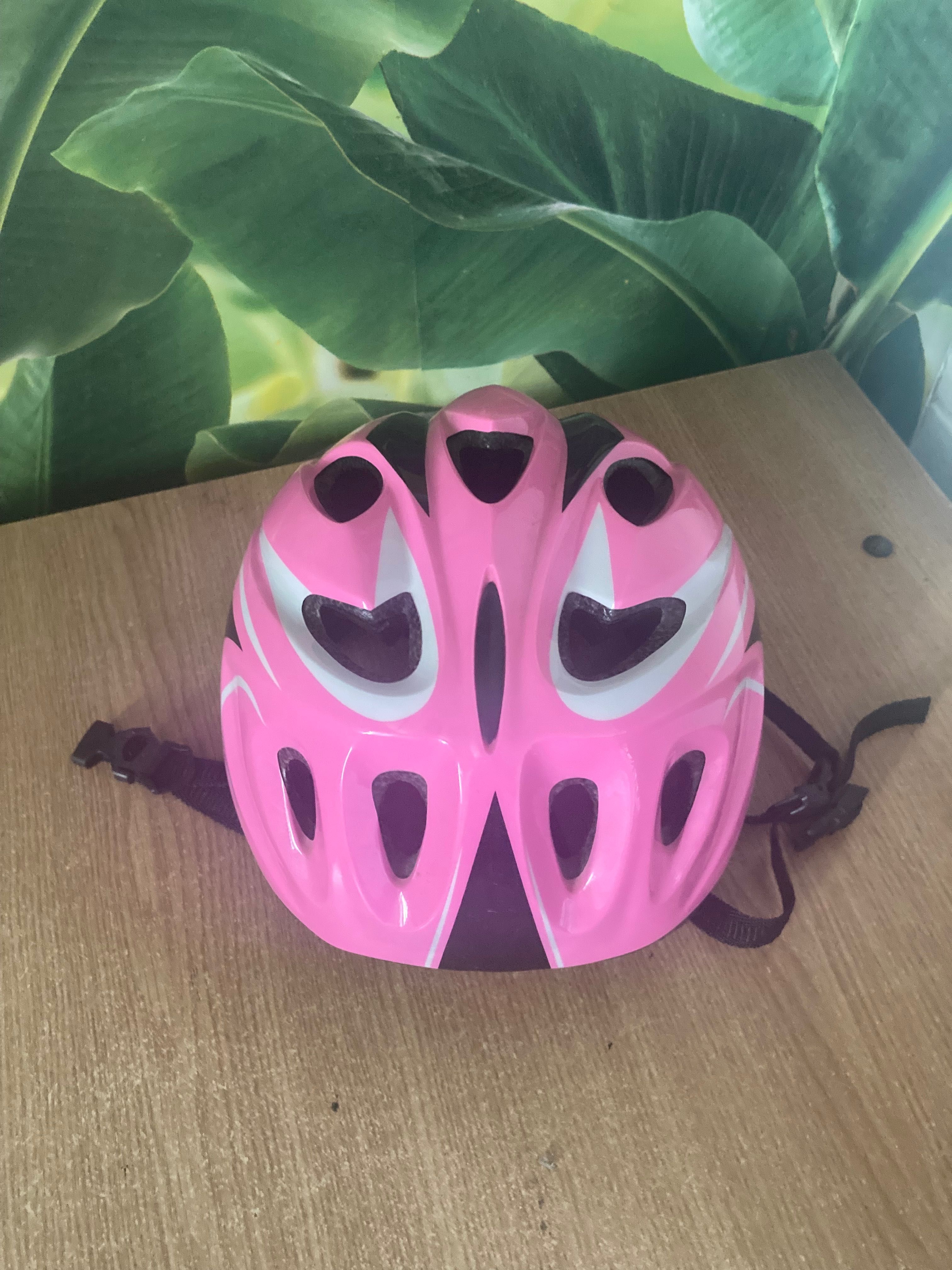 Детский спортивный шлем .