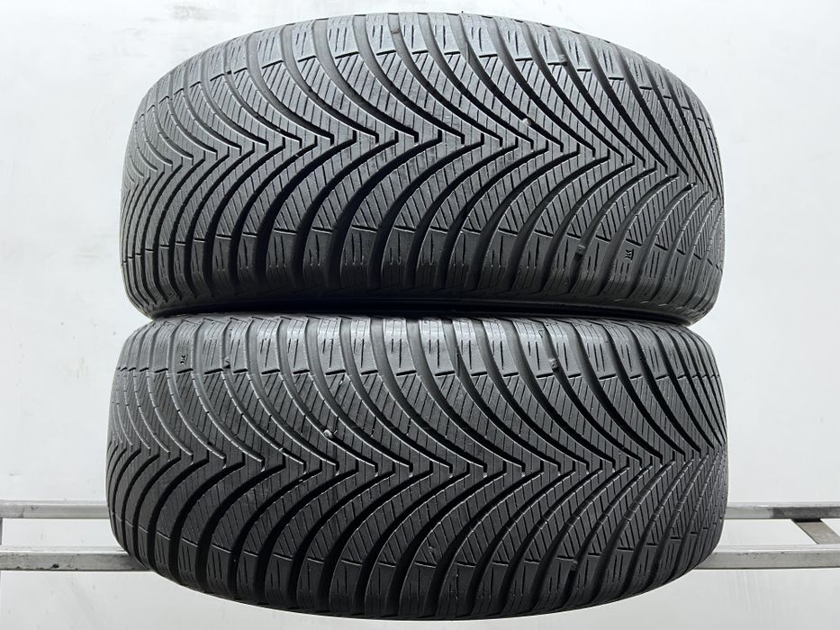 2шт всесезонні 215/50/R17 Kumho Solus 4S HA 32
