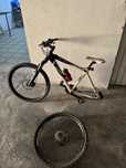 Biccicleta Ds pneu traseiro furado