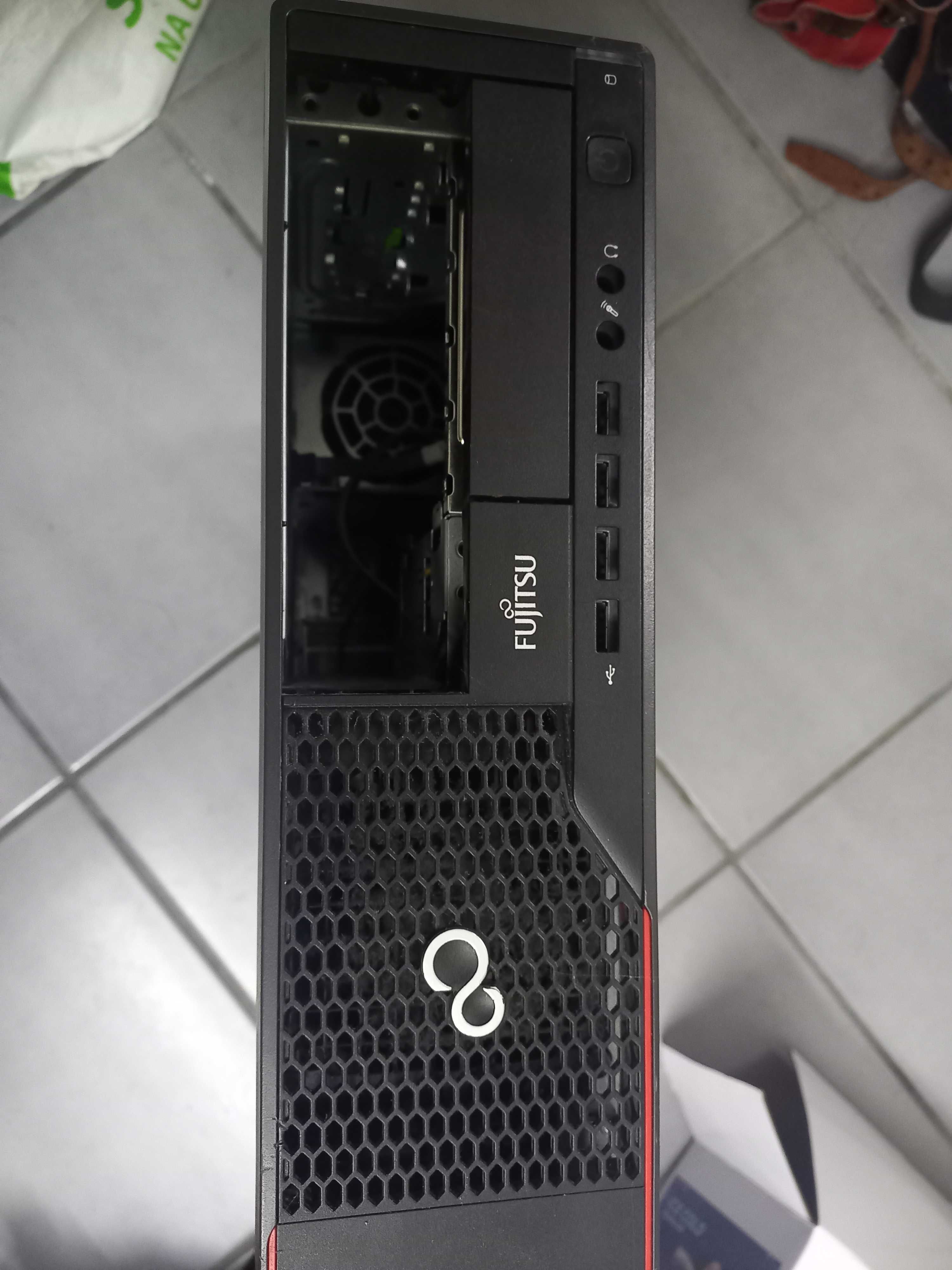 Komputer Fujitsu esprime E710