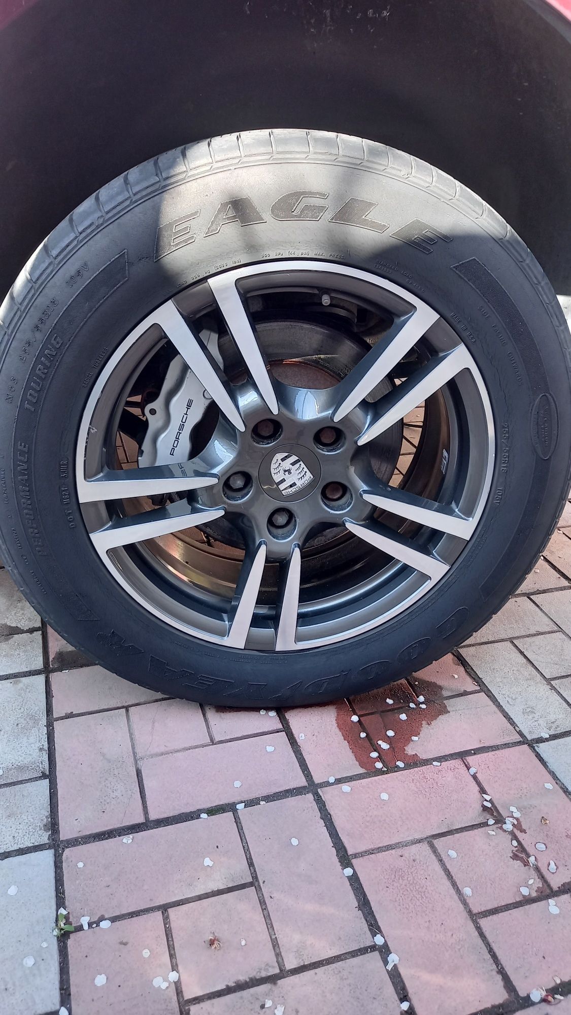 Колеса диски R-18 5×130резина 255/55/18 Порше Кайен Панамера Туарег Q7
