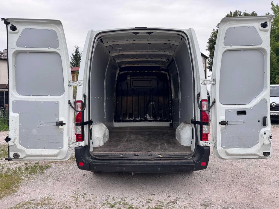 Opel Movano L2H2 z 2017r klima czujniki zadbany faktura